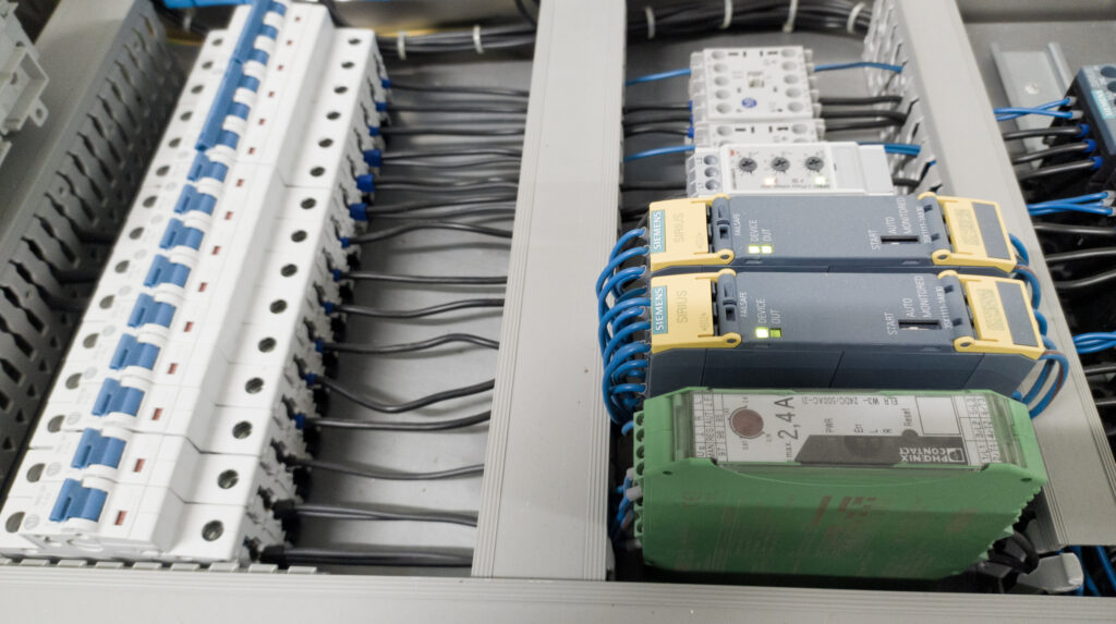 electrical -switchgear relay-04