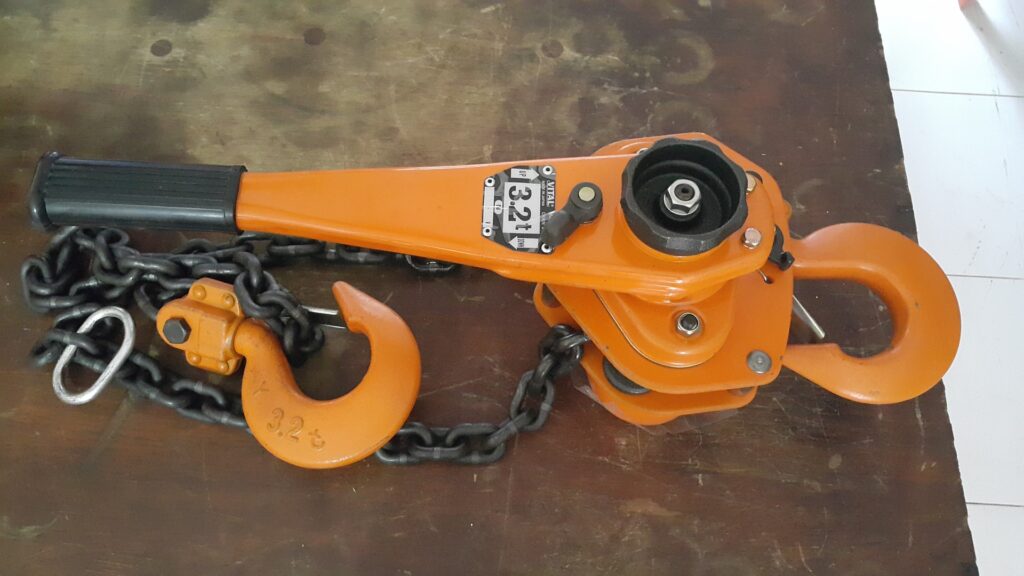 medium-vecteezy_heavy-equipment-pulley_7613225_medium